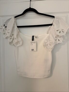 H&M White Eyelet Puff Sleeve Ribbed Crop Top